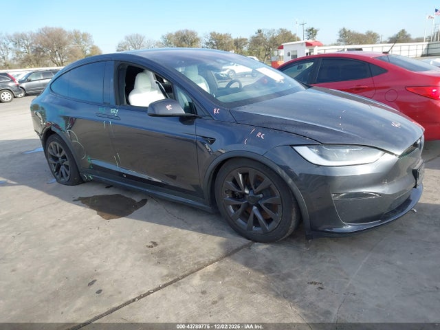 2025 TESLA MODEL X 7SAXCBE5XSF462160 Photo 0