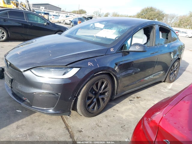 2025 TESLA MODEL X 7SAXCBE5XSF462160 Photo 1