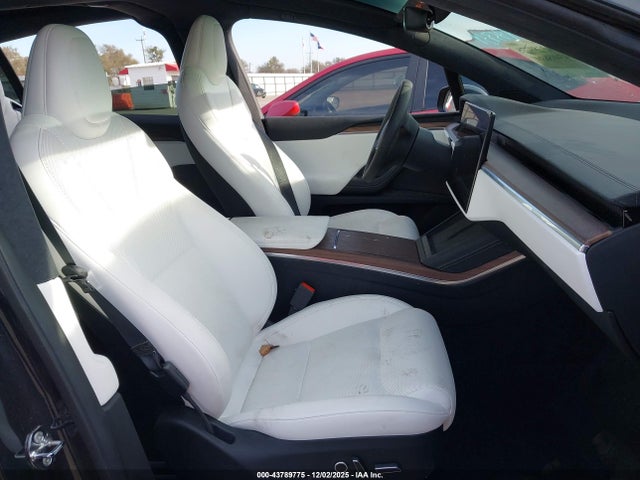 2025 TESLA MODEL X 7SAXCBE5XSF462160 Photo 4