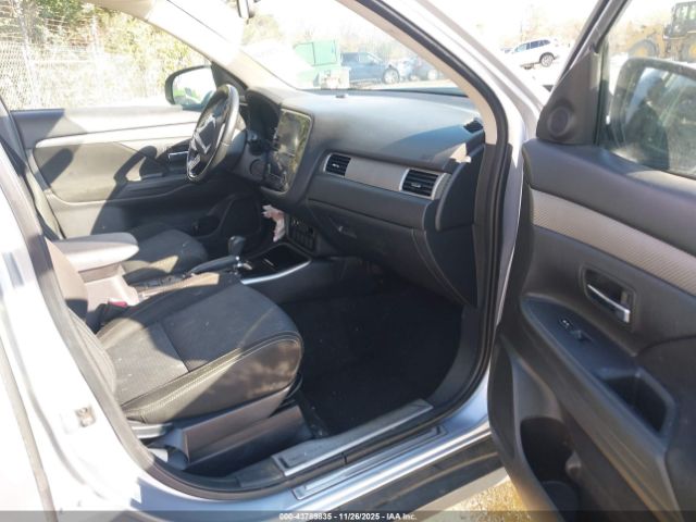 2017 MITSUBISHI OUTLANDER JA4AD3A3XHZ050201 Photo 4