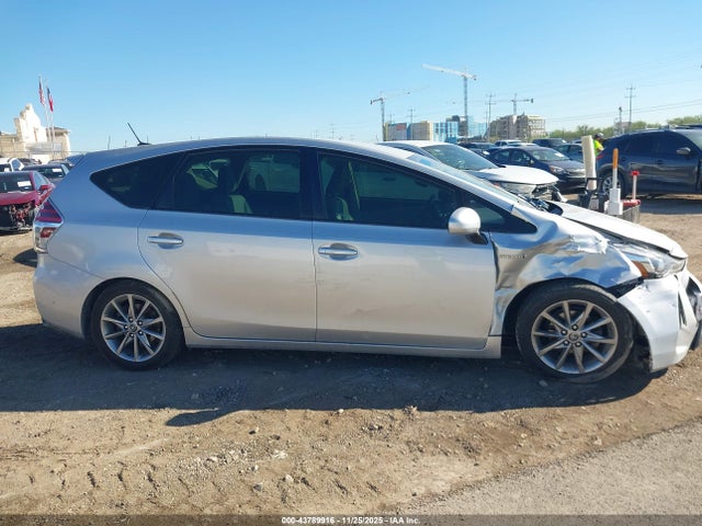 Toyota Prius V Five 2016 JTDZN3EUXGJ044128 Image 13