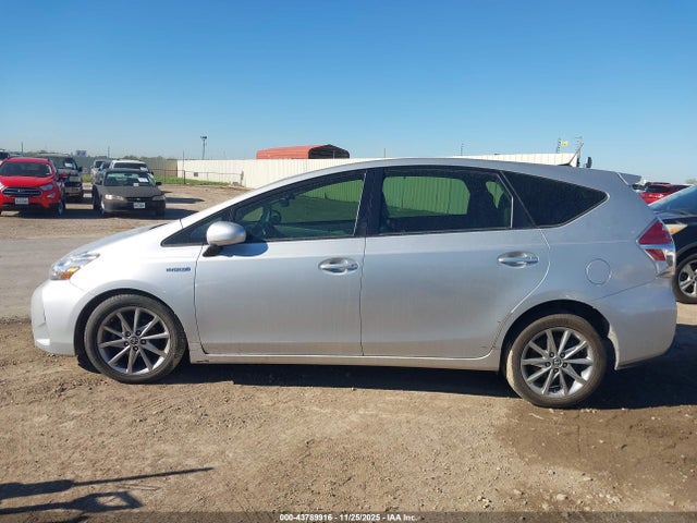 Toyota Prius V Five 2016 JTDZN3EUXGJ044128 Image 14