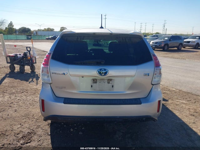 Toyota Prius V Five 2016 JTDZN3EUXGJ044128 Image 16
