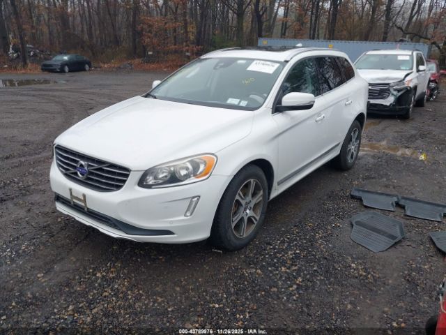 2015 VOLVO XC60 YV4902RK9F2749395 Photo 1