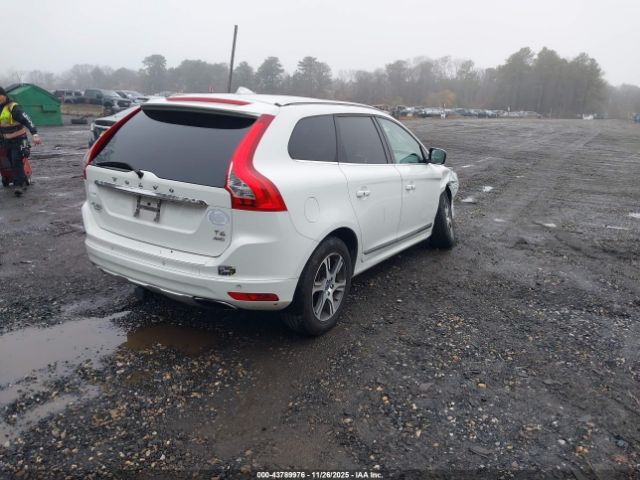 2015 VOLVO XC60 YV4902RK9F2749395 Photo 3