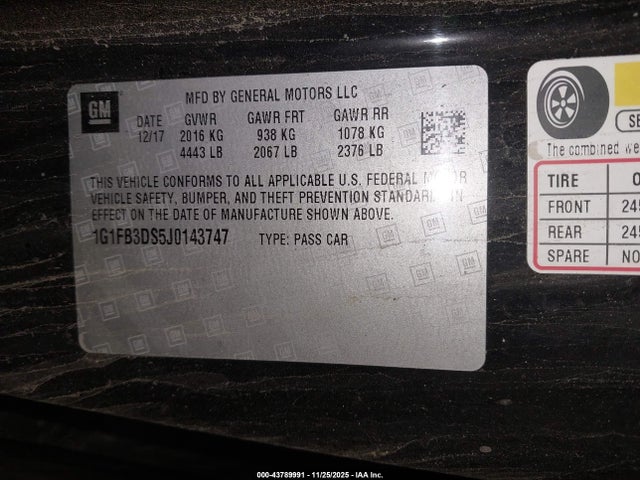 2018 CHEVROLET CAMARO 1G1FB3DS5J0143747 Photo 8