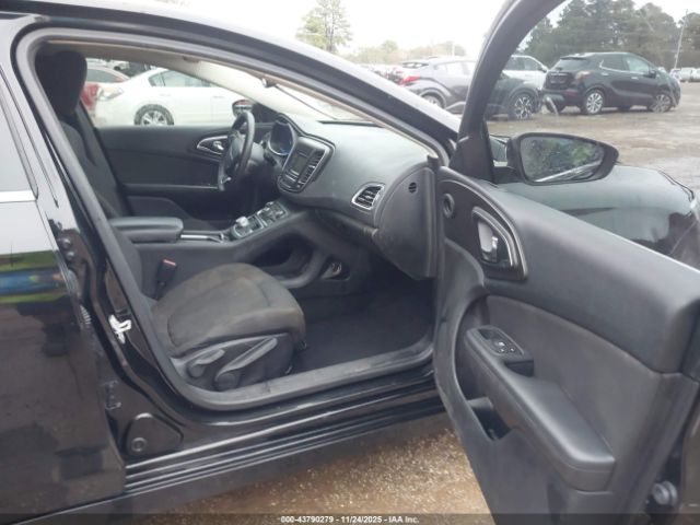 2016 CHRYSLER 200 1C3CCCAB5GN107035 Photo 4