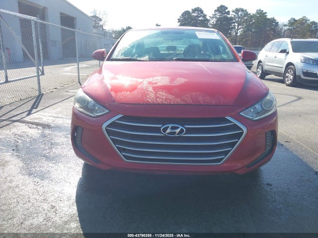 Продажа на аукционе авто 2017 Hyundai Elantra Se, vin: 5NPD84LFXHH116791, номер лота: 43790358