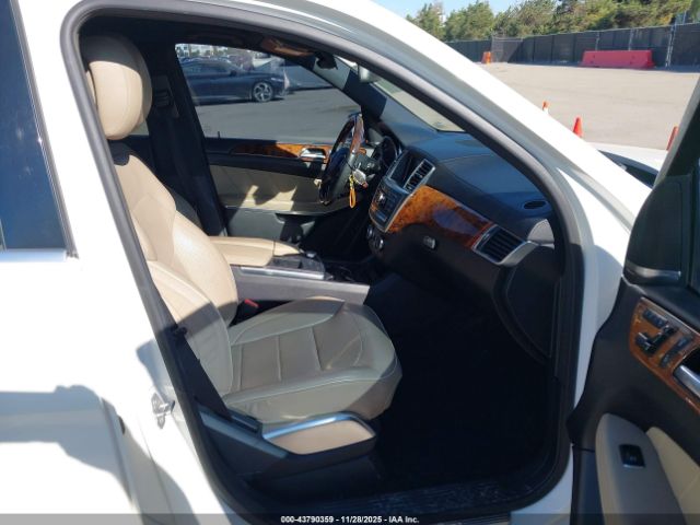 2013 MERCEDES-BENZ GL 550 4JGDF7DEXDA228887 Photo 4