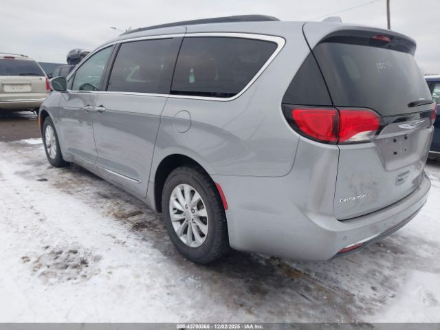 2017 CHRYSLER PACIFICA 2C4RC1BG7HR538145 Photo 2