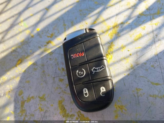 2018 CHRYSLER 300 2C3CCABG8JH142828 Photo 10