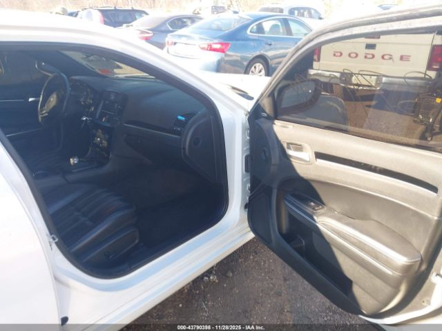 2018 CHRYSLER 300 2C3CCABG8JH142828 Photo 4