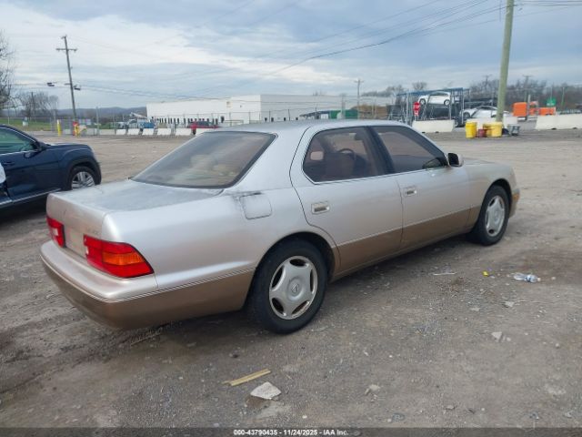 1998 LEXUS LS 400 JT8BH28FXW0127870 Photo 3