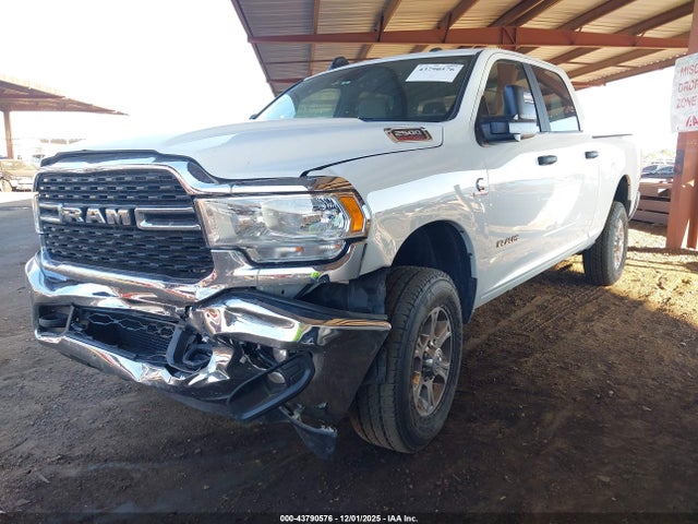 3C6UR5DL2RG136381 RAM 2500 Big Horn 4x4 6&#039;4 Box