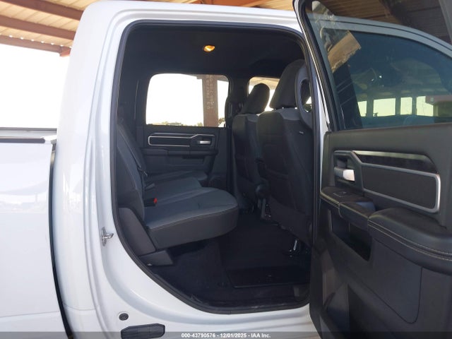 3C6UR5DL2RG136381 RAM 2500 Big Horn 4x4 6&#039;4 Box