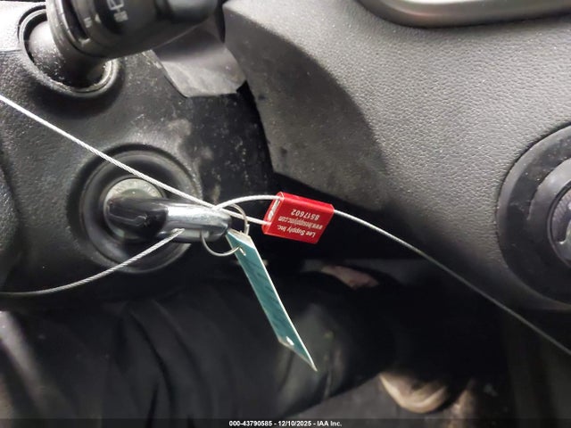 5XYPGDA31JG359041 KIA Sorento 2.4l Lx