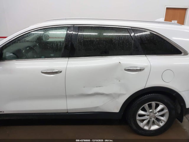 5XYPGDA31JG359041 KIA Sorento 2.4l Lx