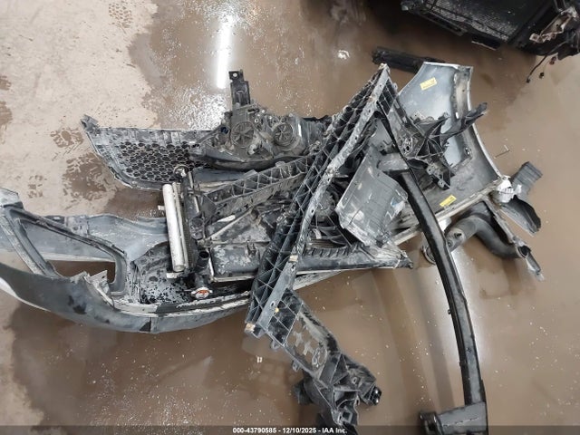 5XYPGDA31JG359041 KIA Sorento 2.4l Lx