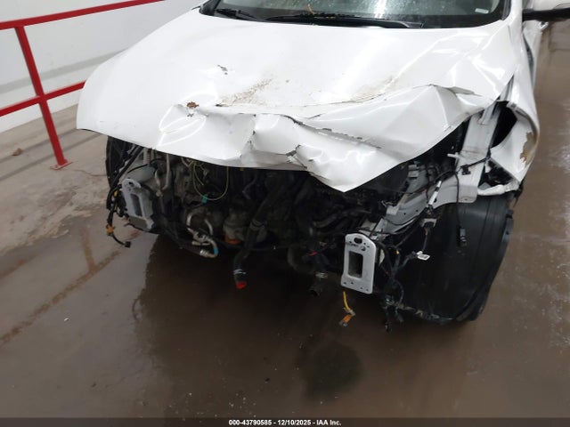 5XYPGDA31JG359041 KIA Sorento 2.4l Lx