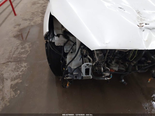 5XYPGDA31JG359041 KIA Sorento 2.4l Lx