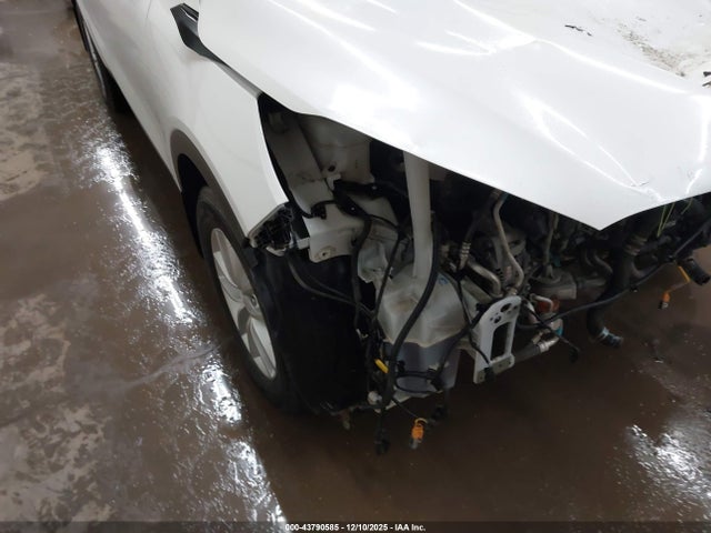 5XYPGDA31JG359041 KIA Sorento 2.4l Lx