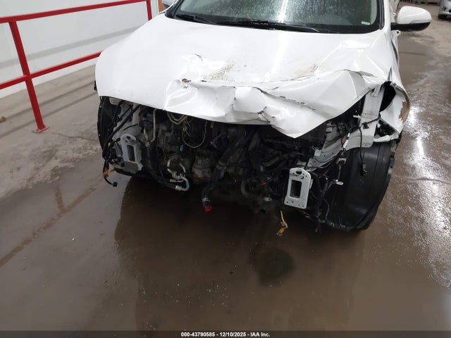 5XYPGDA31JG359041 KIA Sorento 2.4l Lx