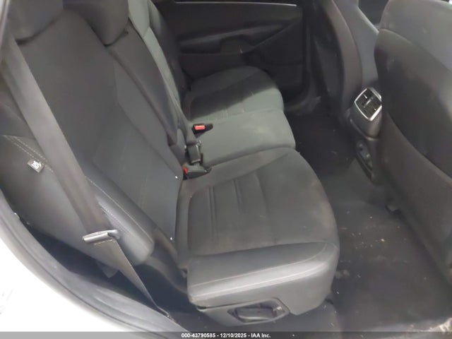 5XYPGDA31JG359041 KIA Sorento 2.4l Lx