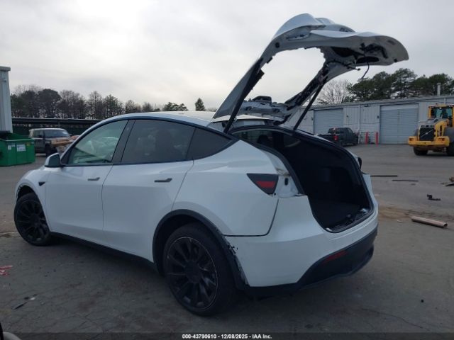 2021 TESLA MODEL Y 5YJYGDEE1MF182261 Photo 2