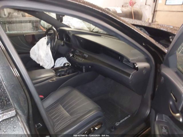 2018 LEXUS LS 500 JTHC5LFF5J5003880 Photo 4