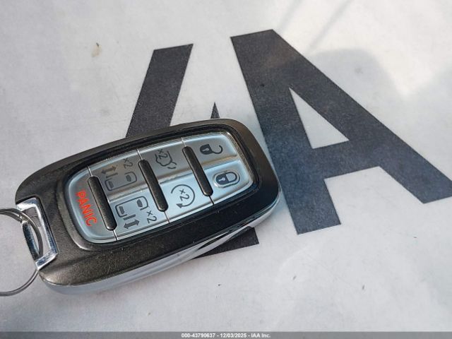 2018 CHRYSLER PACIFICA 2C4RC1EG9JR112958 Photo 10