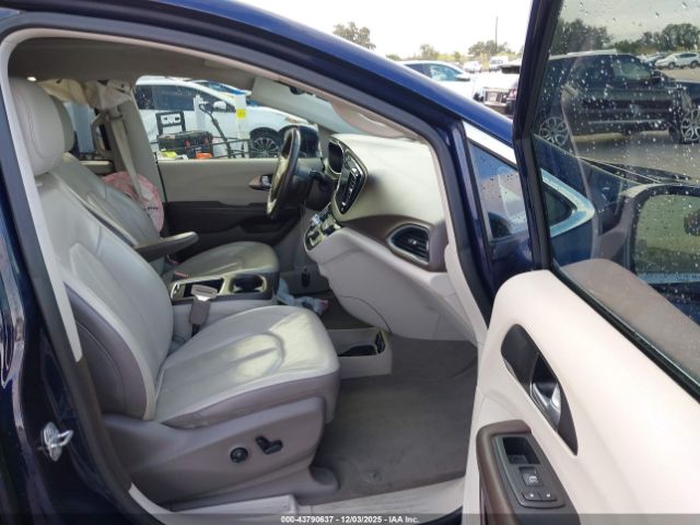 2018 CHRYSLER PACIFICA 2C4RC1EG9JR112958 Photo 4