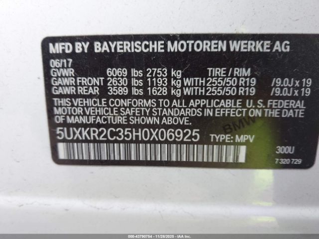 2017 BMW X5 5UXKR2C35H0X06925 Photo 8