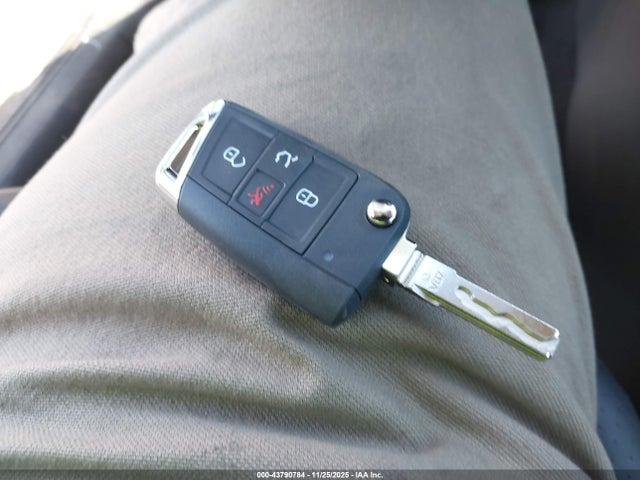 43790784 :رقم المزاد ، 3VWG57AU6KM033656 vin ، 2019 Volkswagen Golf مزاد بيع