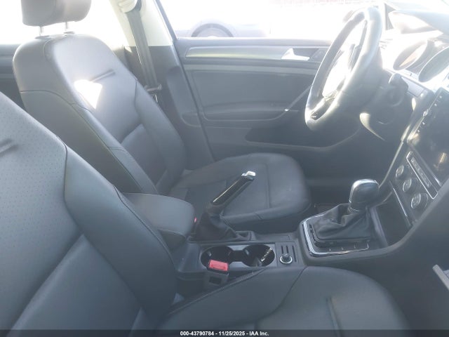 43790784 :رقم المزاد ، 3VWG57AU6KM033656 vin ، 2019 Volkswagen Golf مزاد بيع