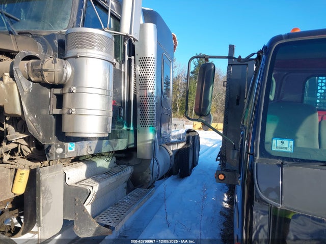 43790967 :رقم المزاد ، 1XKWDB0X33J393602 vin ، 2003 Kenworth Construction W900 مزاد بيع