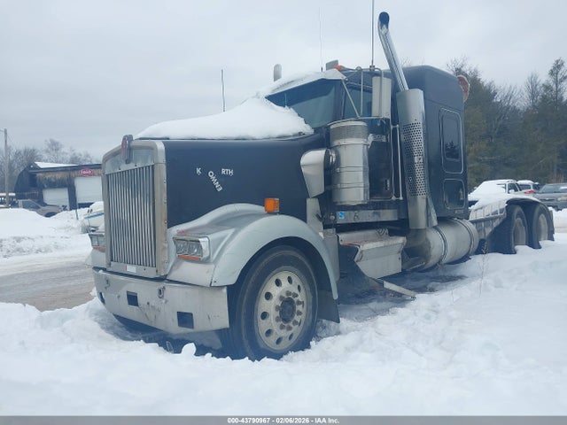 43790967 :رقم المزاد ، 1XKWDB0X33J393602 vin ، 2003 Kenworth Construction W900 مزاد بيع