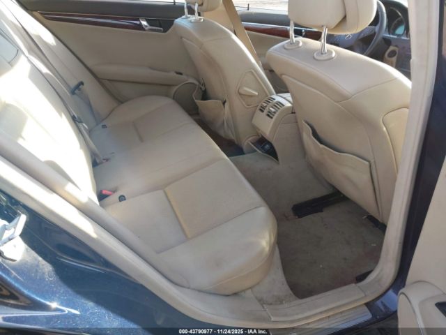 2011 MERCEDES-BENZ C 300 WDDGF8BBXBR147876 Photo 7