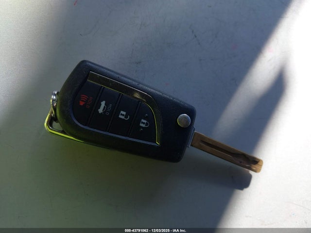 4T1B11HK2KU735216 Toyota CAMRY SE