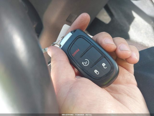 2016 RAM 2500 3C6UR5FL5GG264303 Photo 10