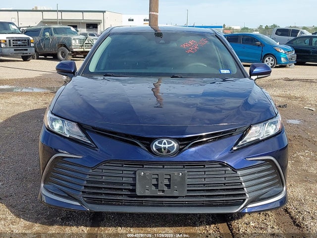 Продажа на аукционе авто 2022 Toyota Camry Le, vin: 4T1C11AK6NU617463, номер лота: 43791125