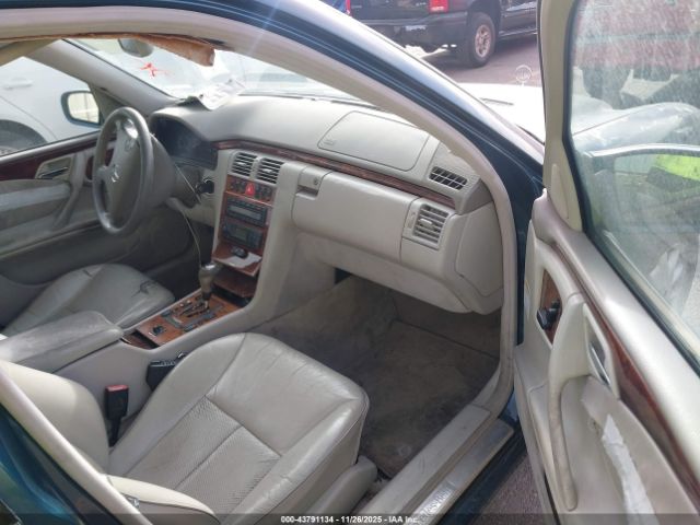 2000 MERCEDES-BENZ E 320 WDBJH82J3YX031052 Photo 4