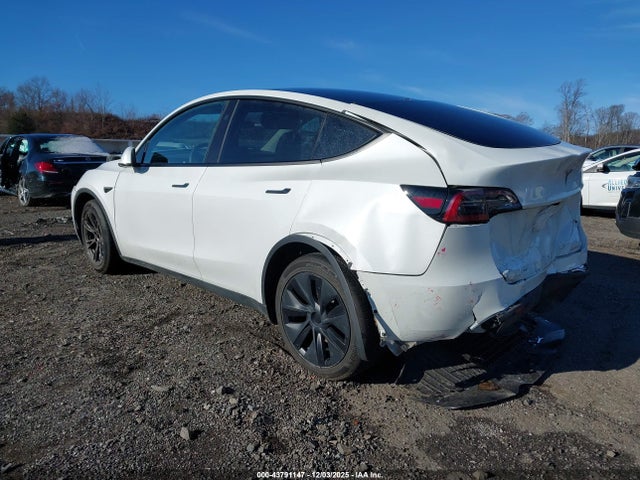 2024 TESLA MODEL Y 7SAYGDEE3RF185141 Photo 2