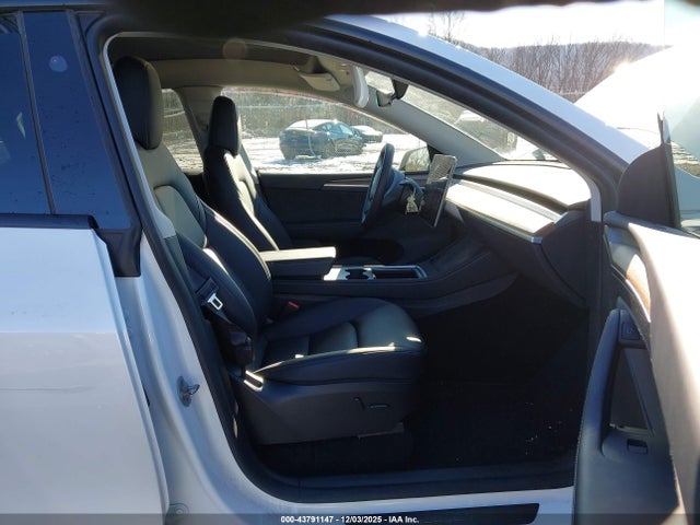 2024 TESLA MODEL Y 7SAYGDEE3RF185141 Photo 4