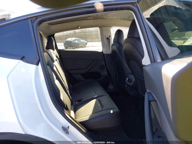 2024 TESLA MODEL Y 7SAYGDEE3RF185141 Photo 7