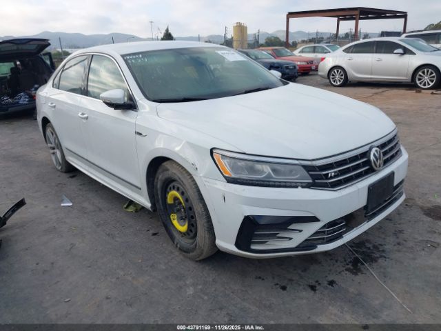 2017 VOLKSWAGEN PASSAT 1VWDT7A32HC019618