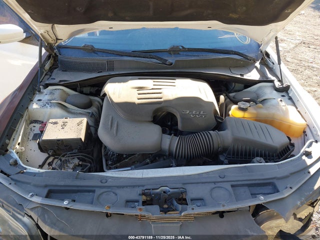 43791189 :رقم المزاد ، 2C3CCABG0MH537039 vin ، 2021 Chrysler 300 300s مزاد بيع