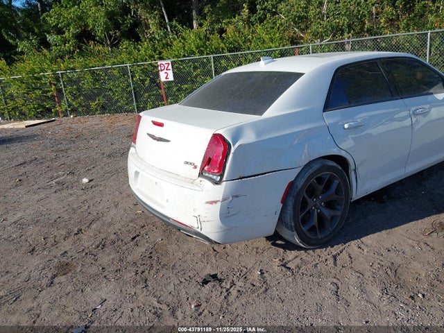 43791189 :رقم المزاد ، 2C3CCABG0MH537039 vin ، 2021 Chrysler 300 300s مزاد بيع