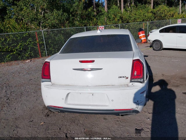 43791189 :رقم المزاد ، 2C3CCABG0MH537039 vin ، 2021 Chrysler 300 300s مزاد بيع