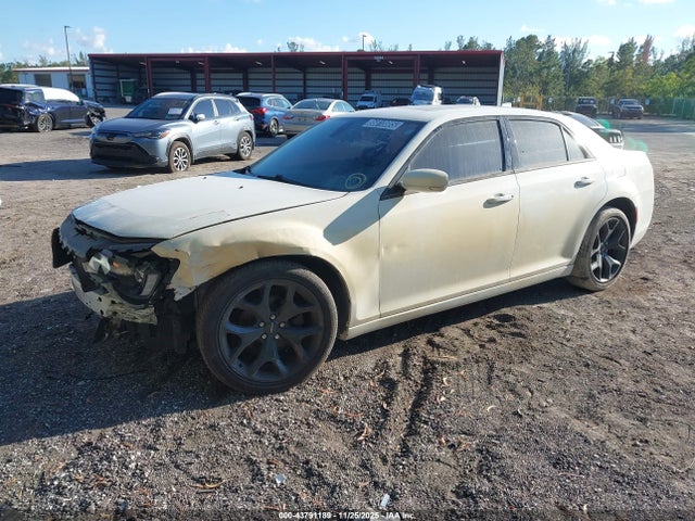 43791189 :رقم المزاد ، 2C3CCABG0MH537039 vin ، 2021 Chrysler 300 300s مزاد بيع