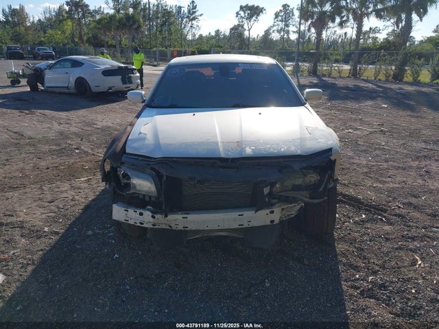 43791189 :رقم المزاد ، 2C3CCABG0MH537039 vin ، 2021 Chrysler 300 300s مزاد بيع